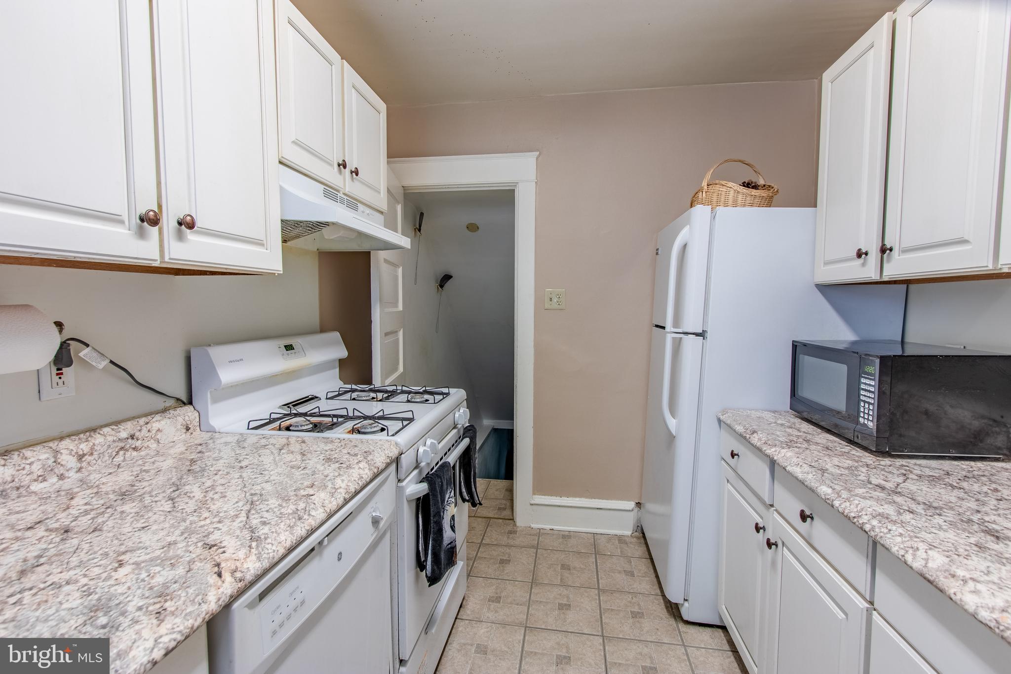 119 Walsh Road Lansdowne, PA 19050 - Photo 13 of 30
