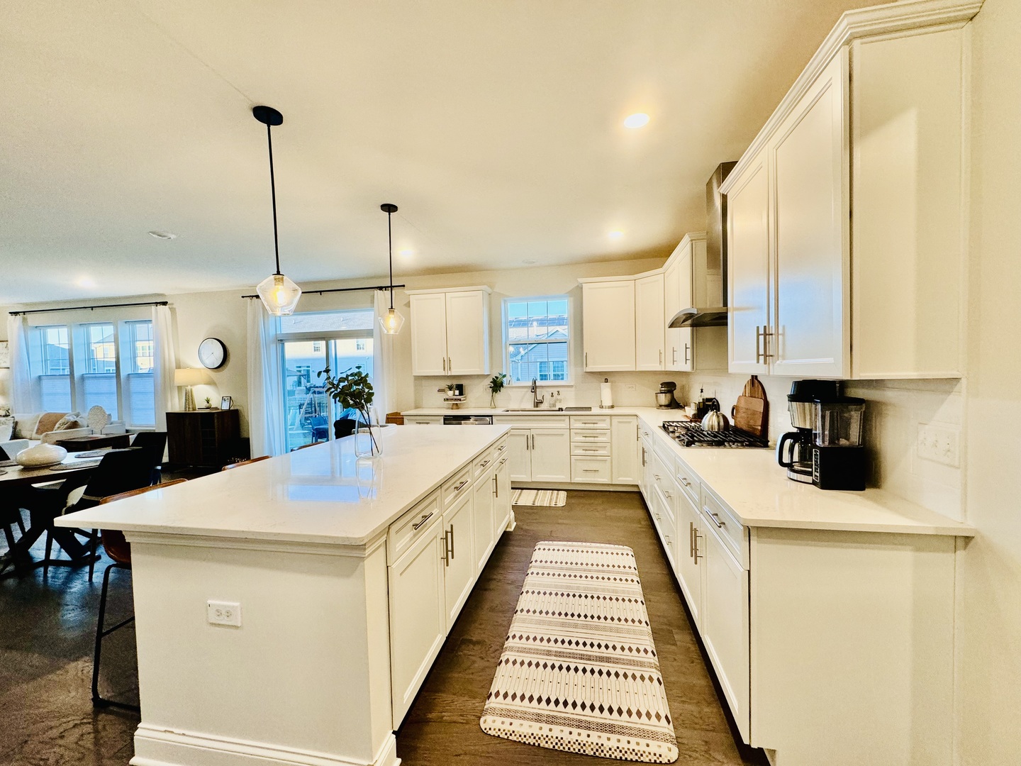 3626 Edelweiss Road Elgin, IL 60124 - Photo 7 of 28 a large kitchen with cabinets