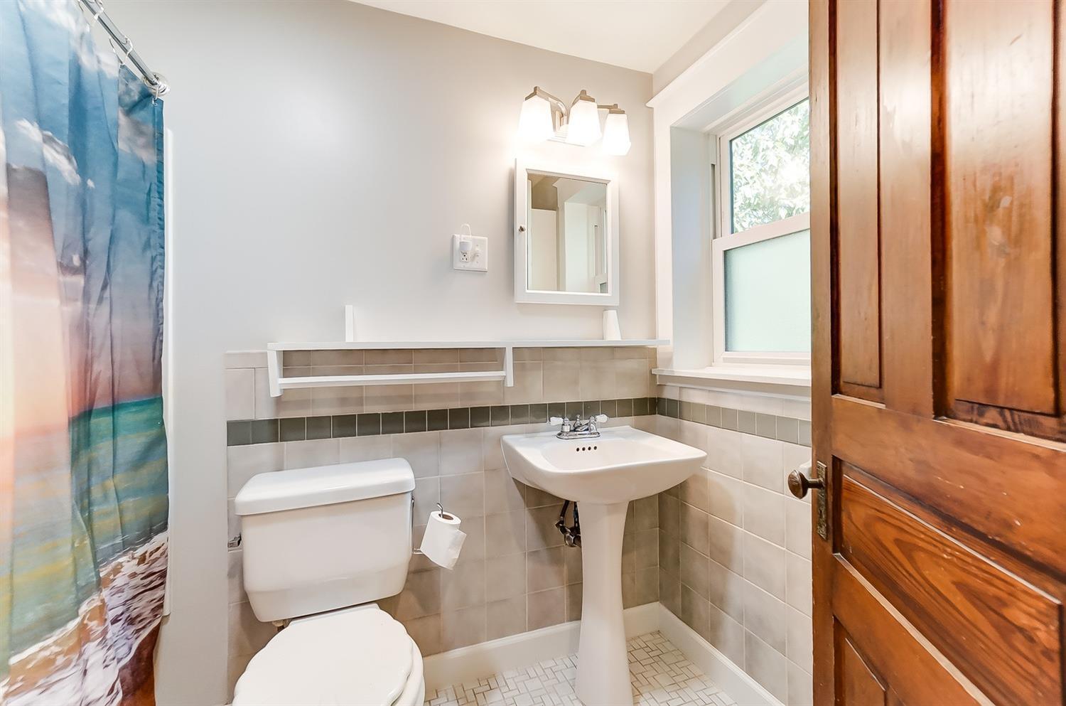 1501 Compton Road Cincinnati, OH 45231 - Photo 30 of 38 Gallery Image 30