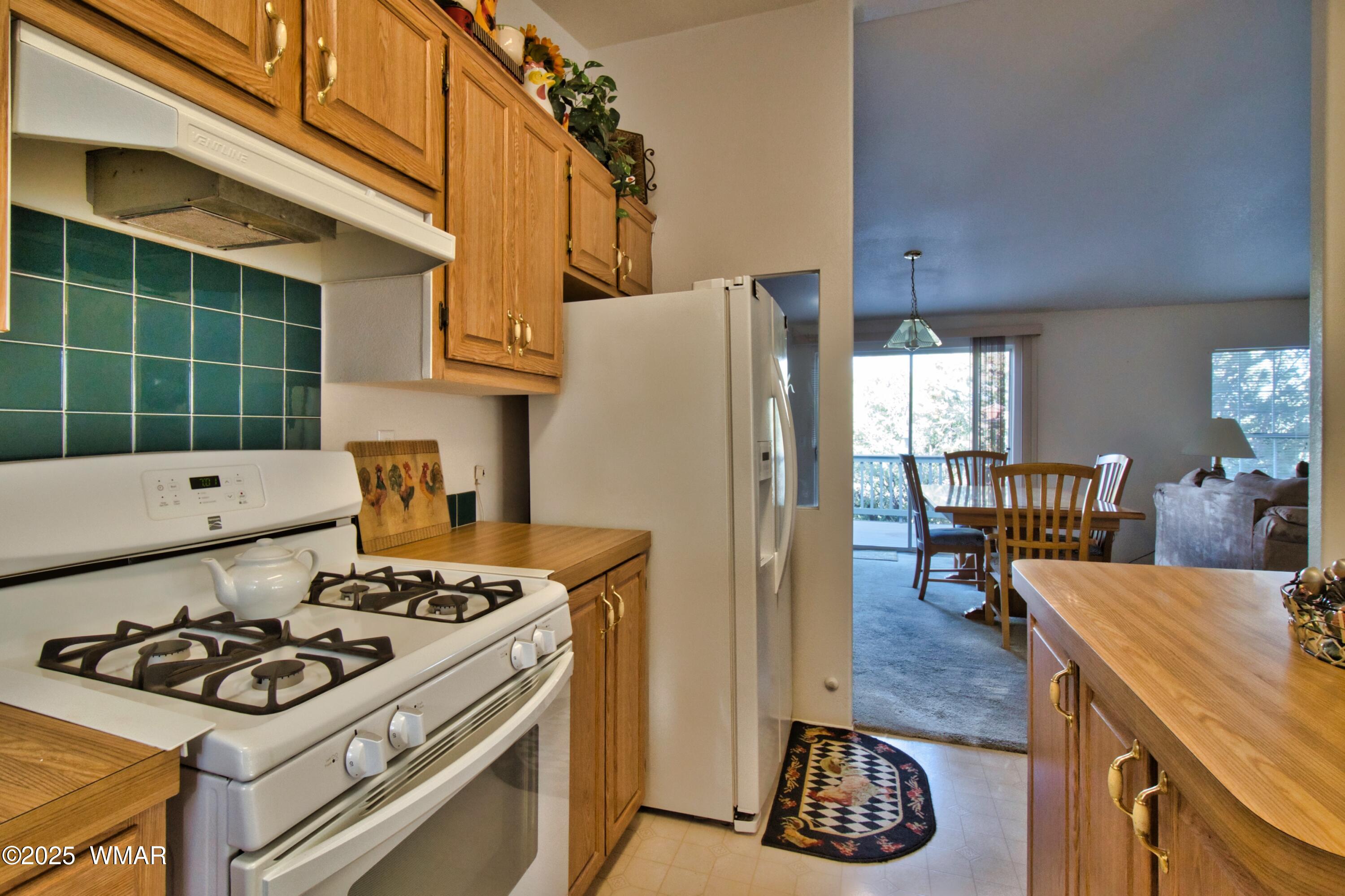 180 Timber Ridge Loop Show Low, AZ 85901 - Photo 22 of 61 Kitchen