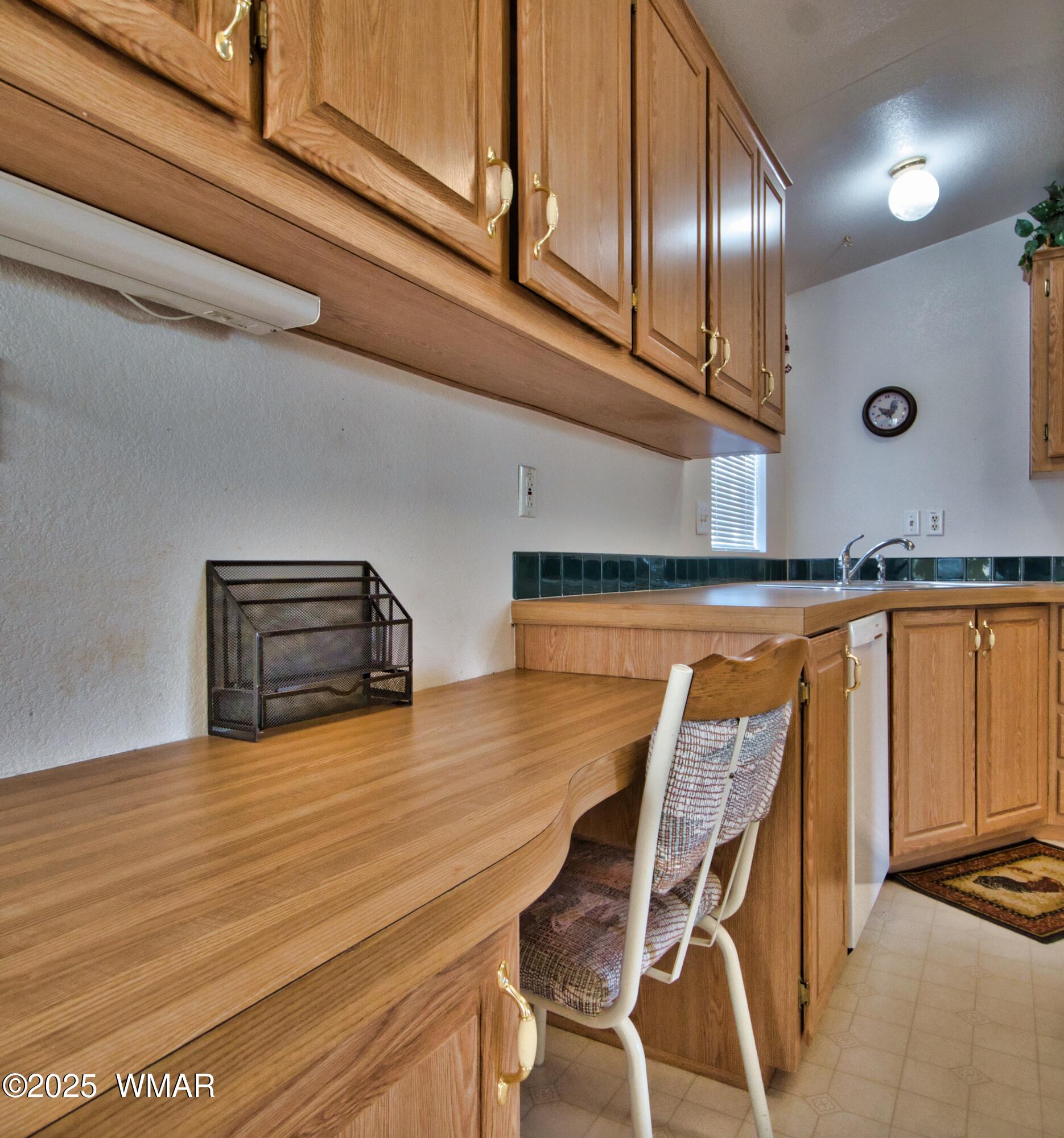 180 Timber Ridge Loop Show Low, AZ 85901 - Photo 24 of 61 Kitchen