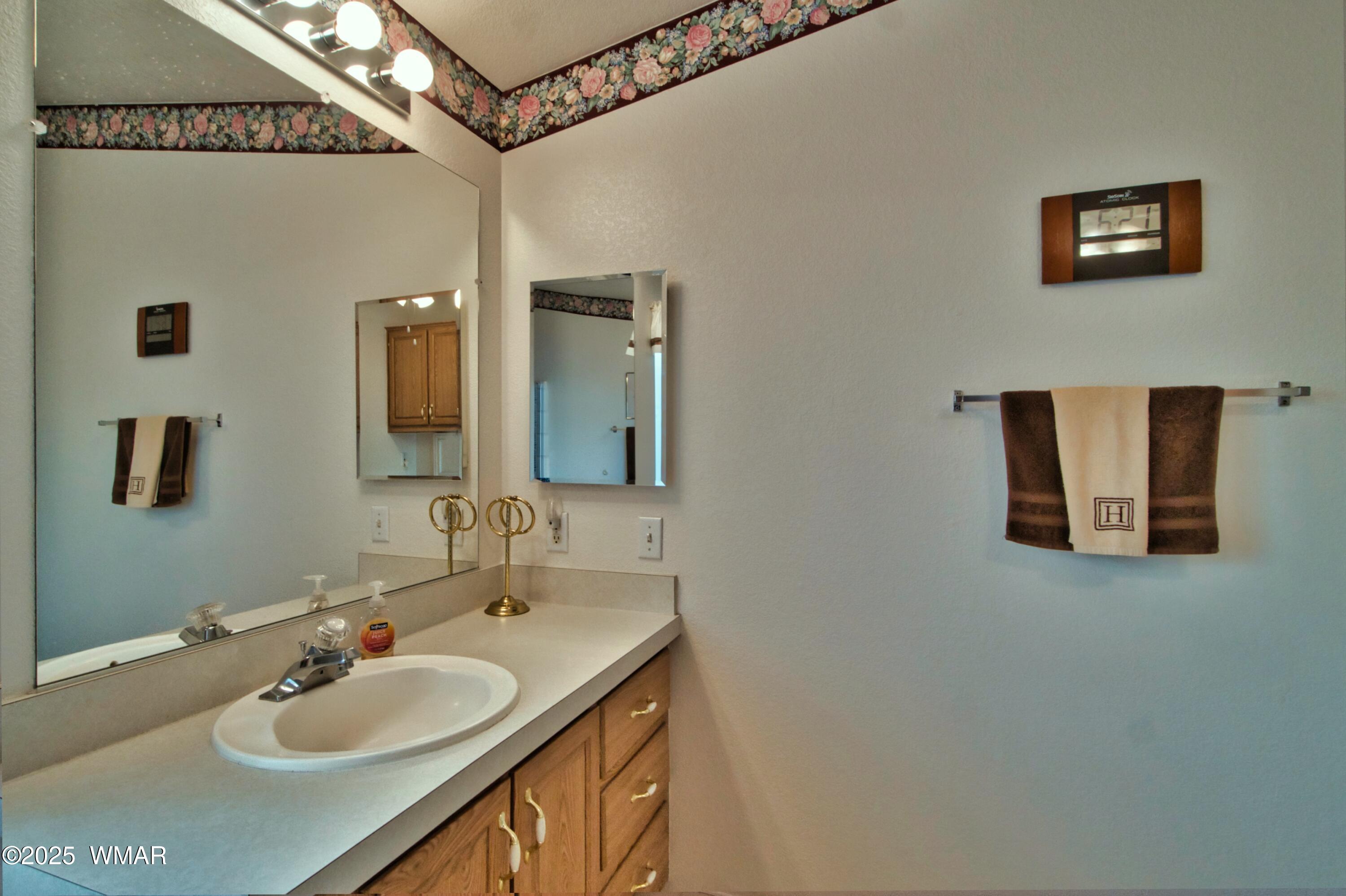 180 Timber Ridge Loop Show Low, AZ 85901 - Photo 32 of 61 Master Bath