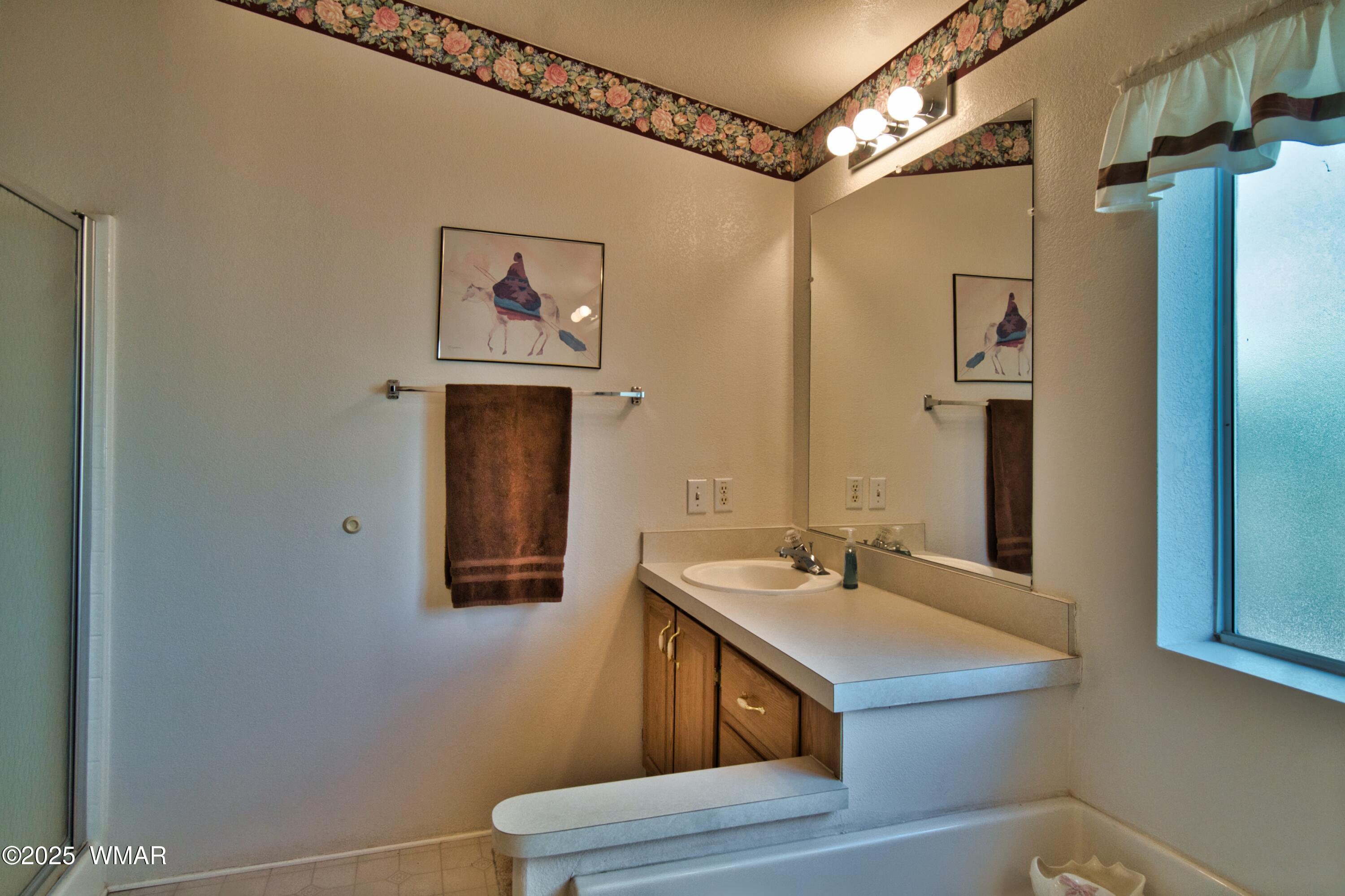 180 Timber Ridge Loop Show Low, AZ 85901 - Photo 35 of 61 Master Bath