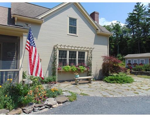 38 Richmond Road Freetown, MA 02702 - Photo 4 of 30 a front view of a house with garden