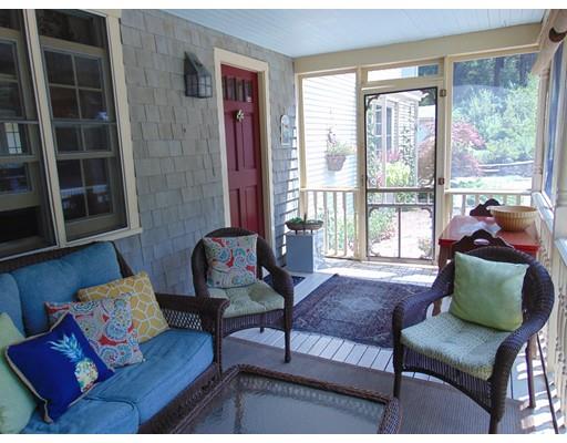38 Richmond Road Freetown, MA 02702 - Photo 9 of 30 a living room with furniture and a window
