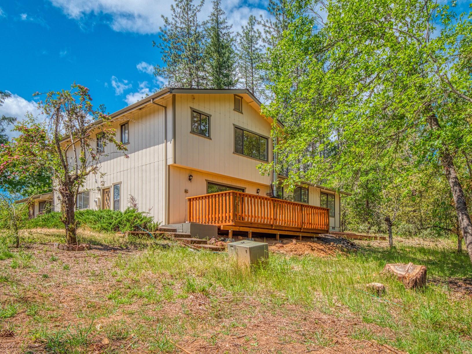 425 Crow Road Merlin, OR 97532 - Photo 42 of 43 Rear 1