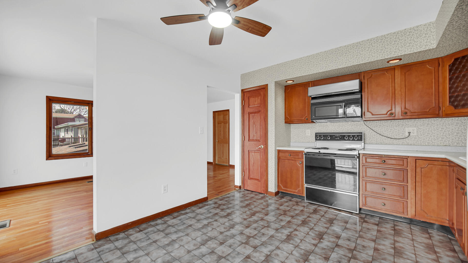2212 SW Road La Porte, IN 46350 - Photo 18 of 62 1920x1080