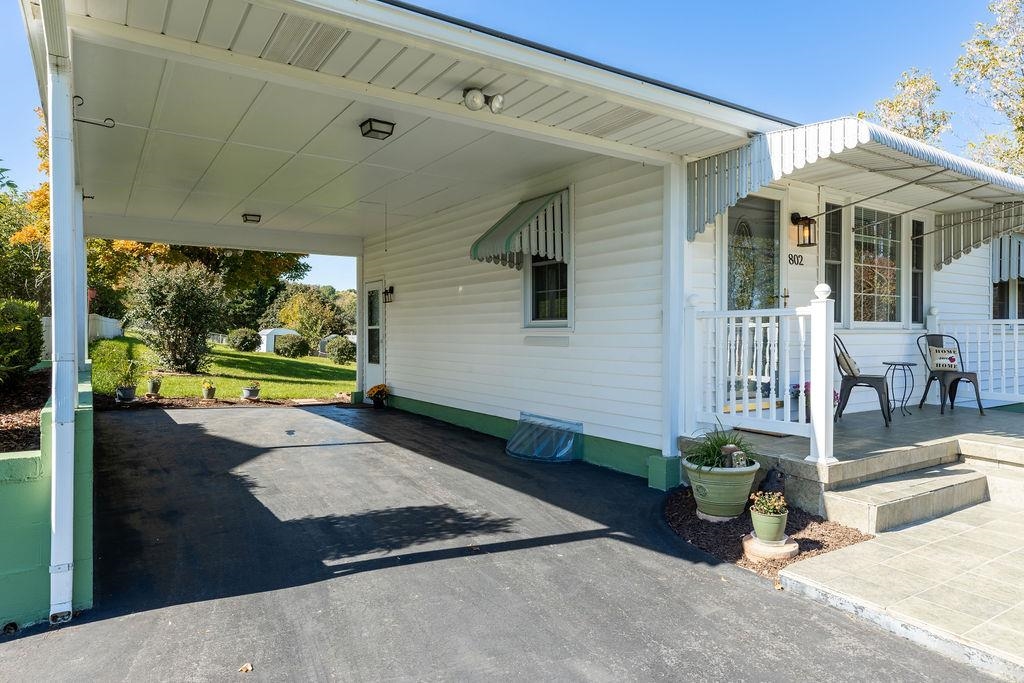 802 Rutherford Street Staunton, VA 24401 - Photo 4 of 43 Gallery Image 4