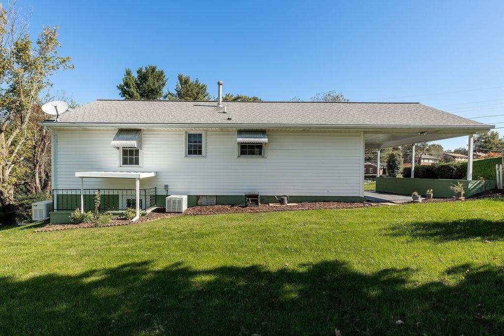 802 Rutherford Street Staunton, VA 24401 - Photo 5 of 43 Gallery Image 5
