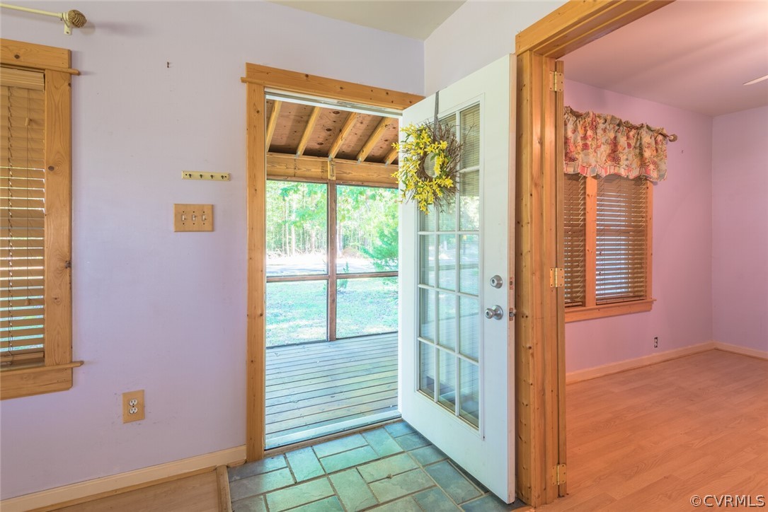 15731 Cooks Mill Road Lanexa, VA 23089 - Photo 8 of 29 Gallery Image 8