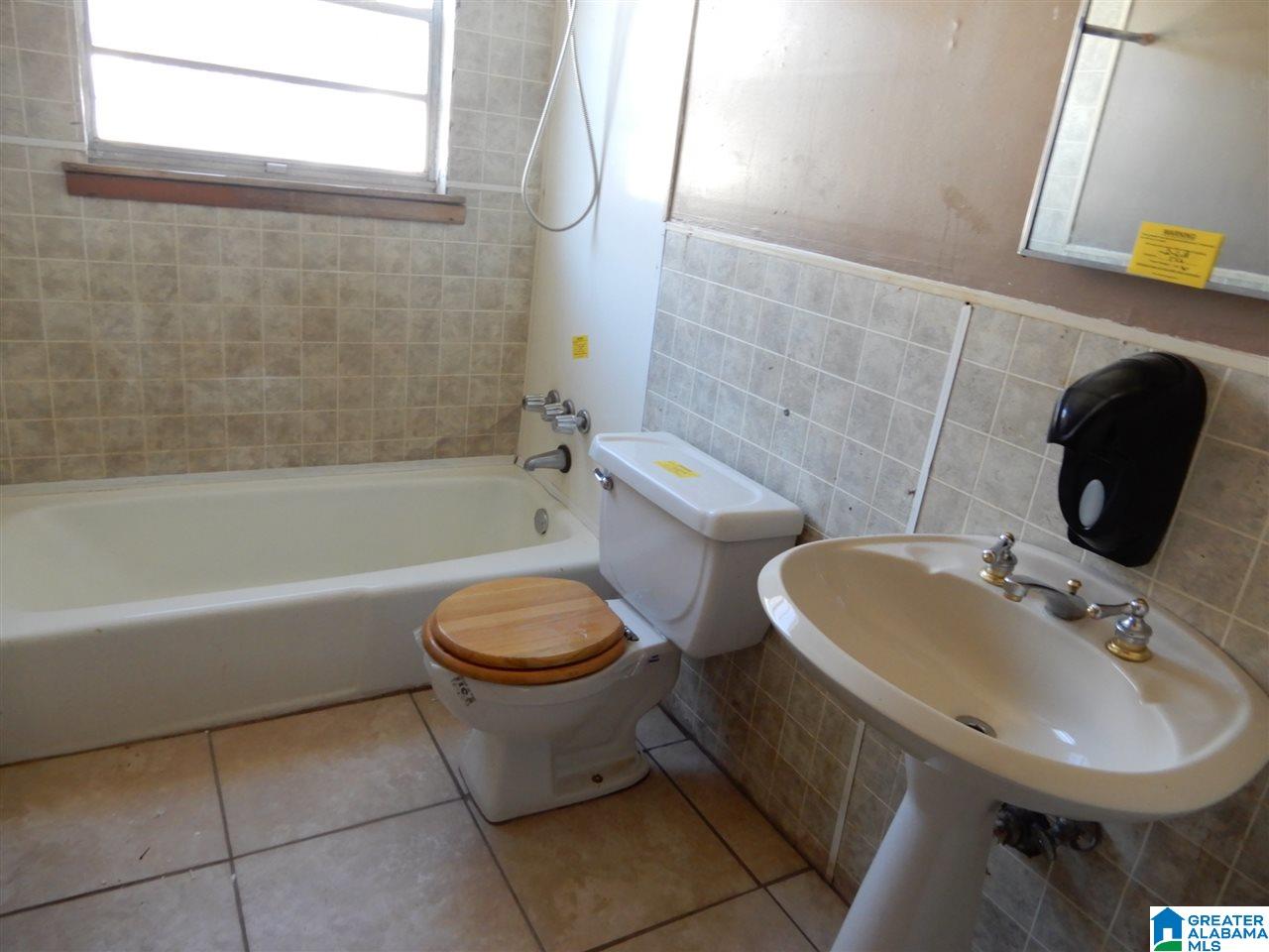 2140 Powderly Avenue Southwest Birmingham, AL 35211 - Photo 9 of 11