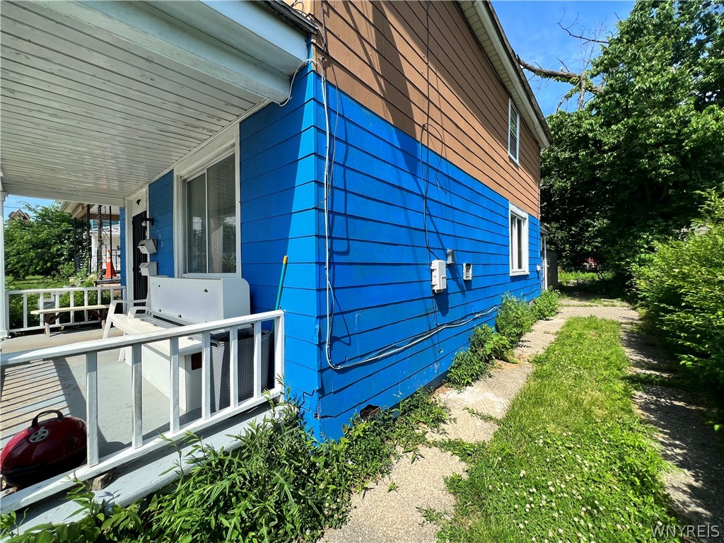 153 Sumner Place Buffalo, NY 14211 - Photo 4 of 36