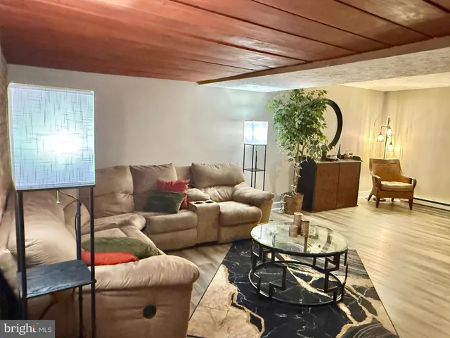 $321,900 | 335 Donna Lane, York, PA 17403