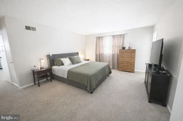 $321,900 | 335 Donna Lane, York, PA 17403