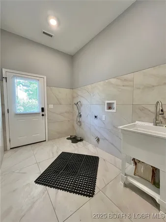 $3,589,900 | 26450 Eagle Point Road, Unit (1415 47' LAKE FRONT), Barnett, MO 65011