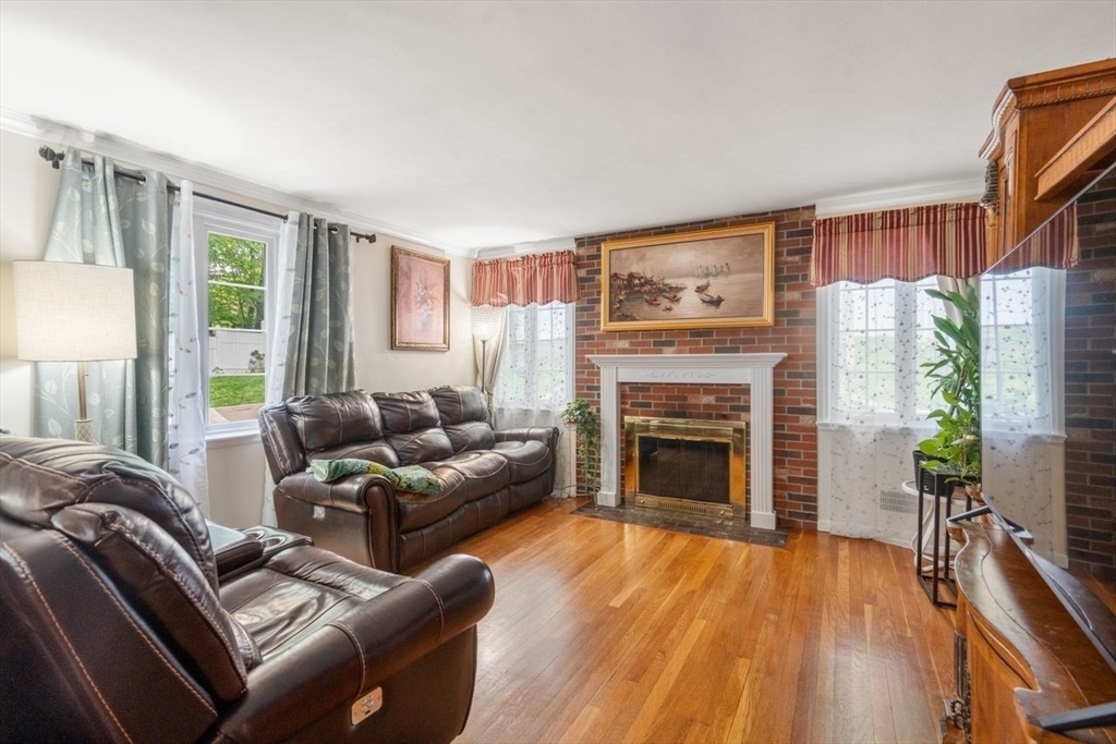 560 Worcester Street Wellesley, MA 02481 - Photo 11 of 29