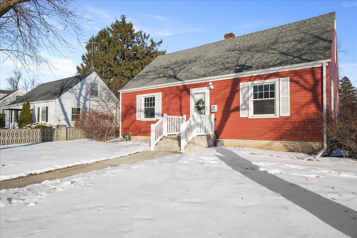 1102 Lafayette Street Valparaiso, IN 46383 - Photo 2 of 25 a view of a house with backyard and sitting area