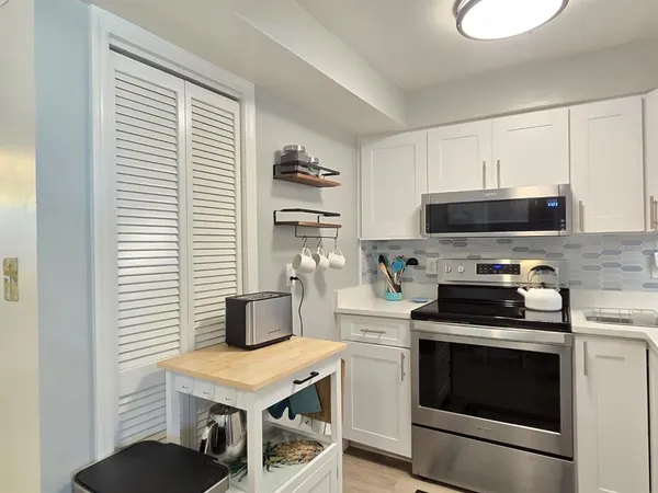 $1,800 | 7605 Ridgewood Avenue, Unit 111, Cape Canaveral, FL 32920