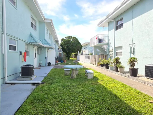 $1,800 | 7605 Ridgewood Avenue, Unit 111, Cape Canaveral, FL 32920