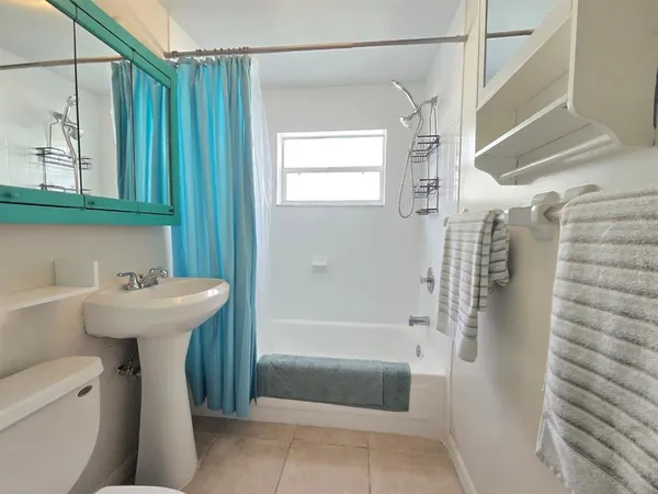 $1,800 | 7605 Ridgewood Avenue, Unit 111, Cape Canaveral, FL 32920