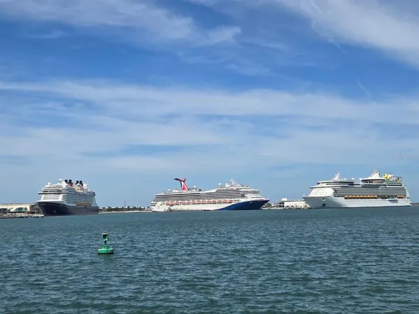 $1,800 | 7605 Ridgewood Avenue, Unit 111, Cape Canaveral, FL 32920