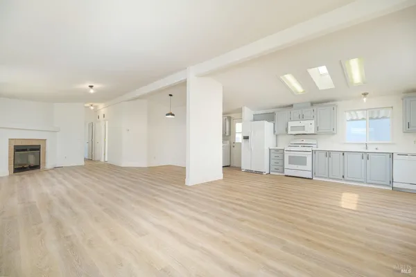 $330,000 | 209 Yosemite Road, San Rafael, CA 94903
