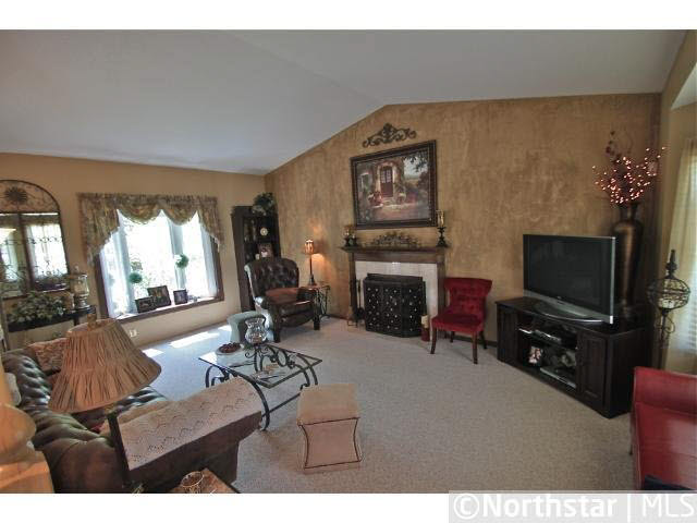 9884 Tree Farm Road Eden Prairie, MN 55347 - Photo 6 of 17 Gallery Image 6