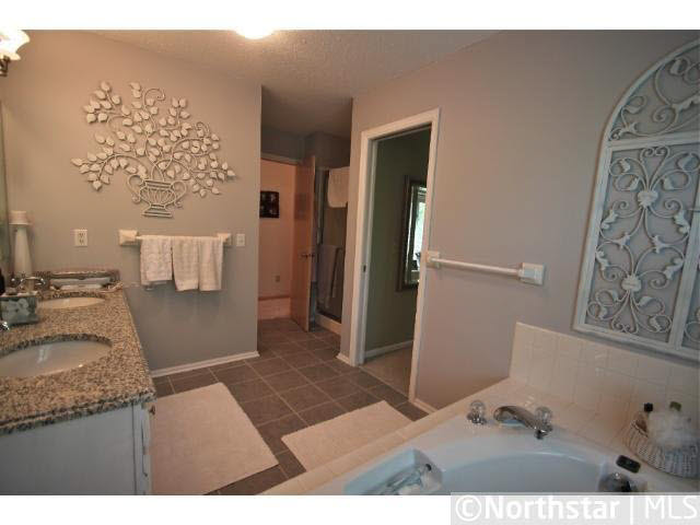 9884 Tree Farm Road Eden Prairie, MN 55347 - Photo 8 of 17 Gallery Image 8