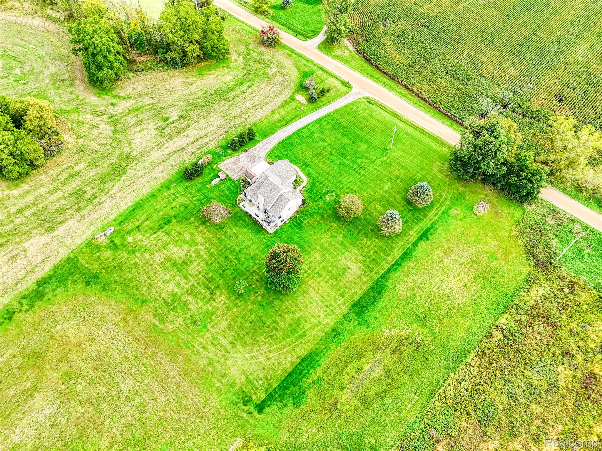 9257 Schrepfer Road Fowlerville, MI 48836 - Photo 37 of 38 DJI_20260922042153_0271_D_23.jpg