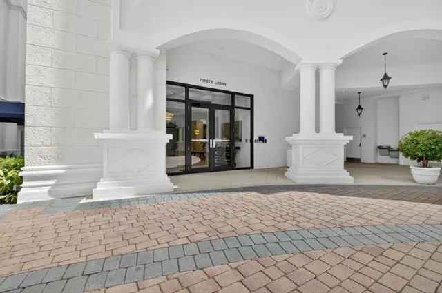 $3,200 | 233 South Federal Highway, Unit 721, Boca Raton, FL 33432