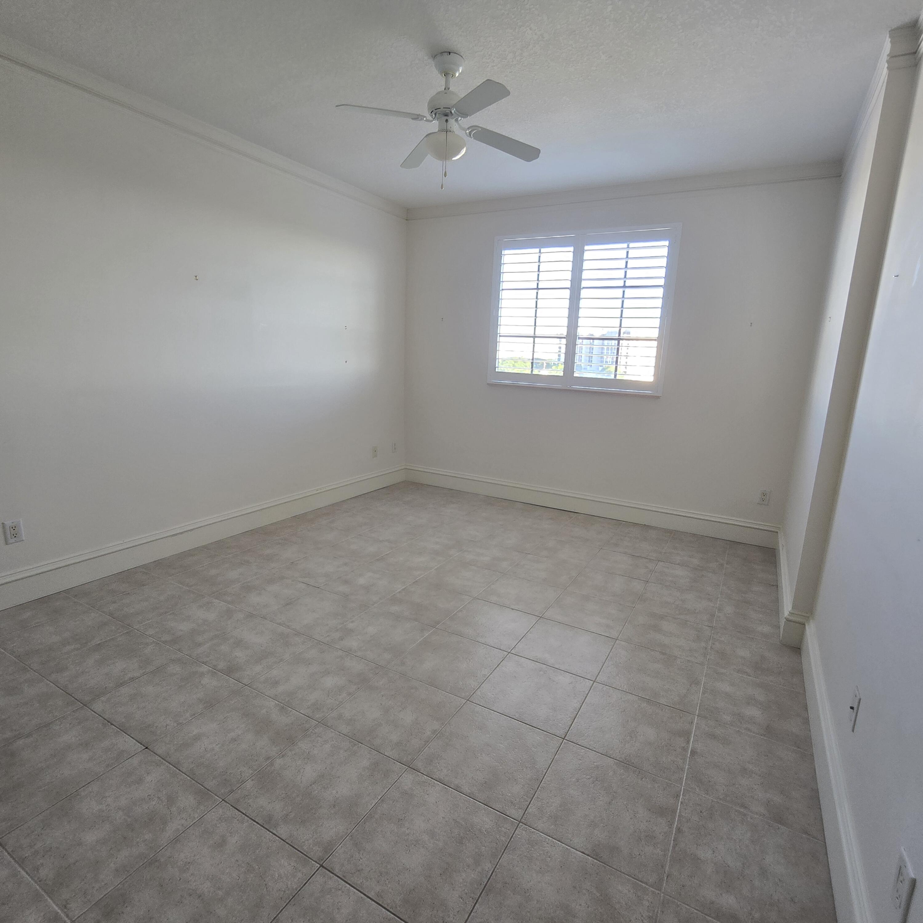 233 South Federal Highway, Unit 721 Boca Raton, FL 33432 - Photo 7 of 50 a view of an empty room with a window