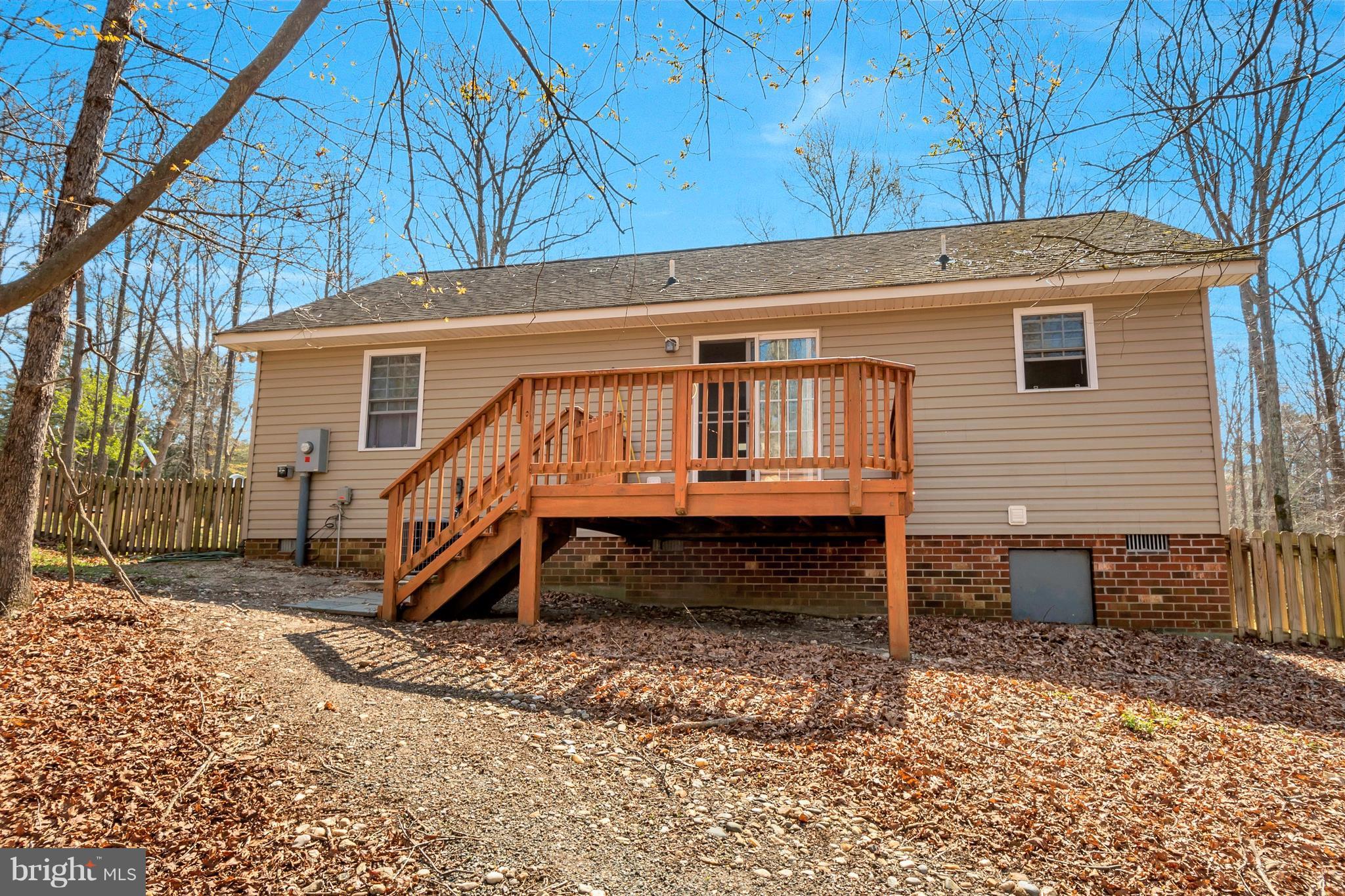 29482 Secretariat Road Ruther Glen, VA 22546 - Photo 16 of 27 Rear Deck