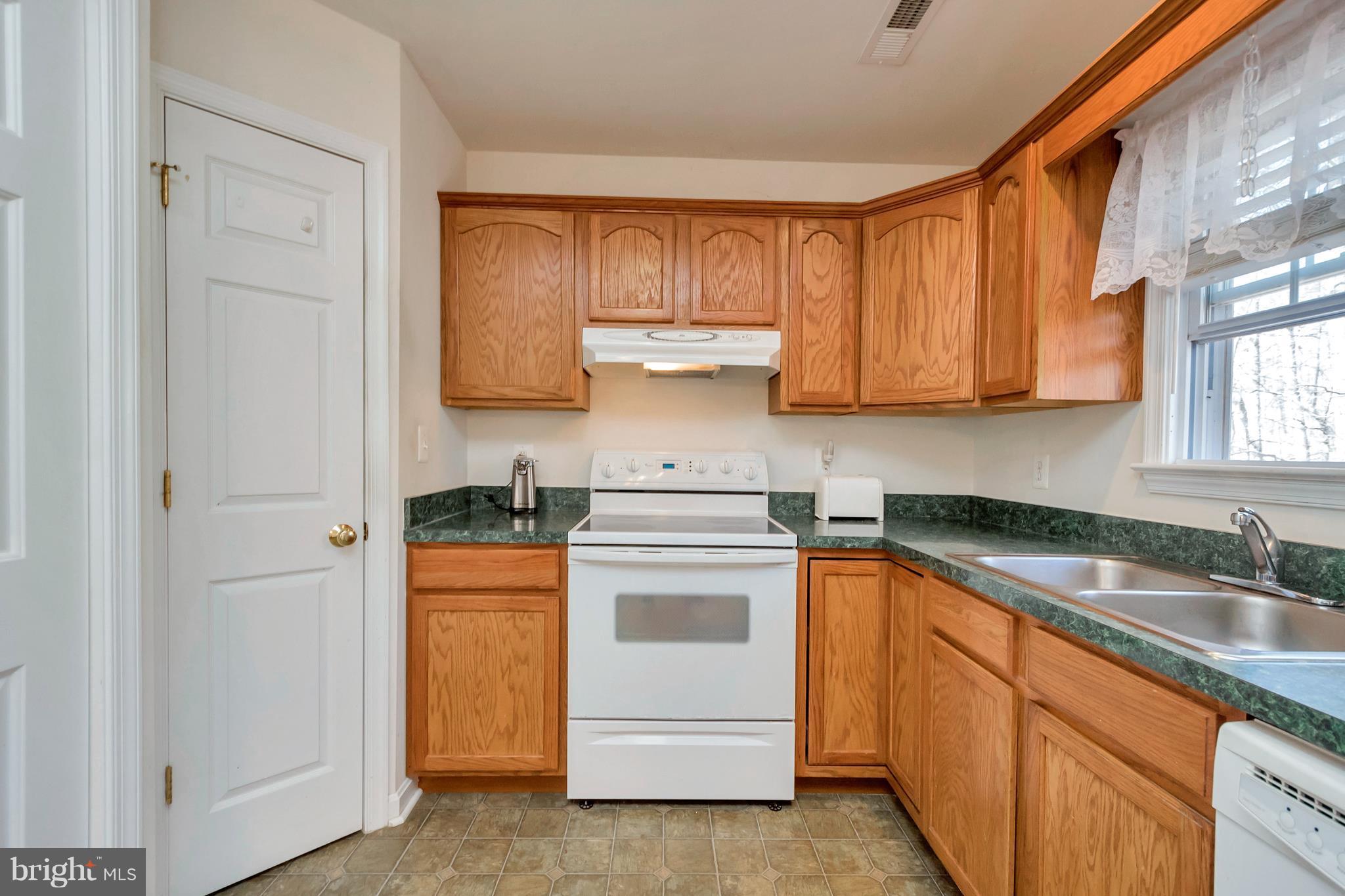 29482 Secretariat Road Ruther Glen, VA 22546 - Photo 8 of 27 Kitchen