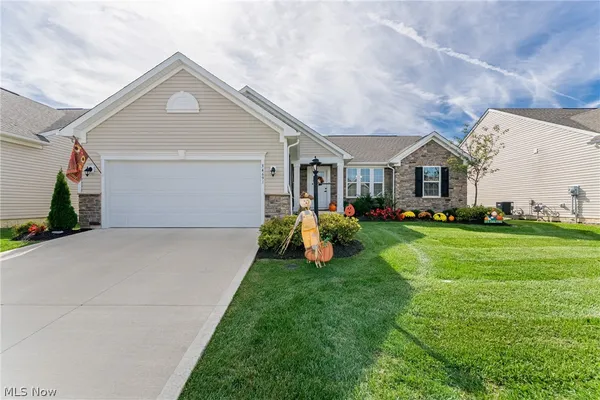 $435,000 | 34691 Legends Way, Grafton, OH 44044