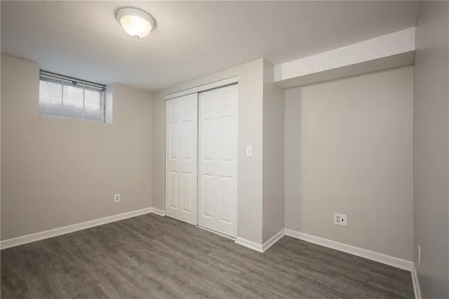 $299,450 | 9 Northwest Englewood Court, Gladstone, MO 64118