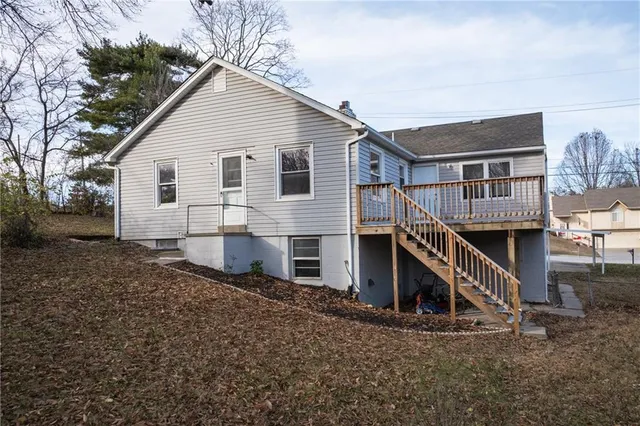 $299,450 | 9 Northwest Englewood Court, Gladstone, MO 64118