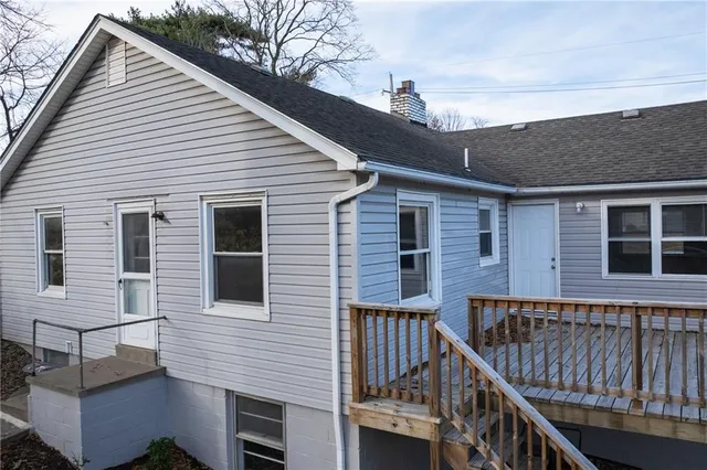 $299,450 | 9 Northwest Englewood Court, Gladstone, MO 64118