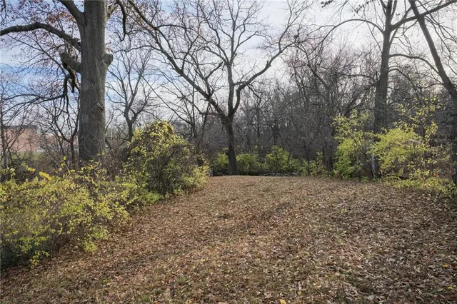 $299,450 | 9 Northwest Englewood Court, Gladstone, MO 64118