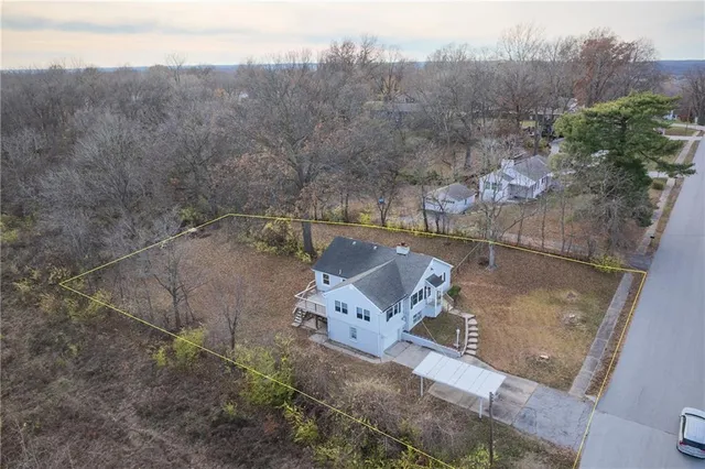 $299,450 | 9 Northwest Englewood Court, Gladstone, MO 64118