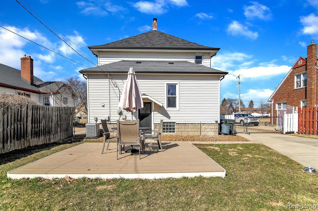 22816 Ridgeway Street St. Clair Shores, MI 48080 - Photo 40 of 43
