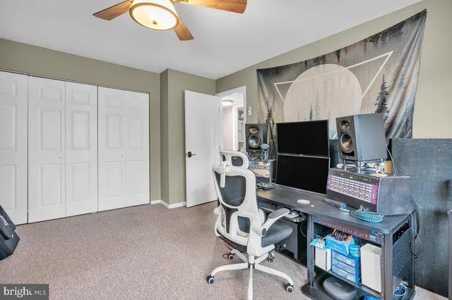 a view of workspace with space