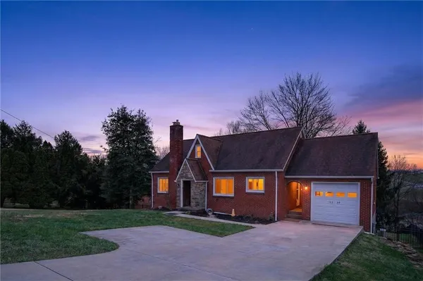 $260,000 | 1110 10th Street, Irwin, PA 15642