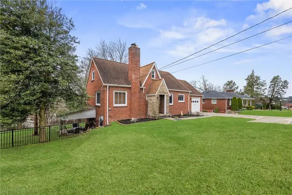 $260,000 | 1110 10th Street, Irwin, PA 15642