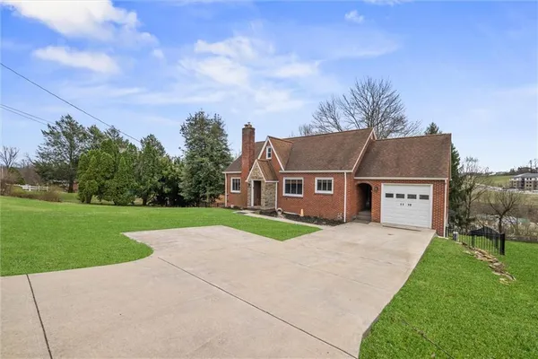 $260,000 | 1110 10th Street, Irwin, PA 15642