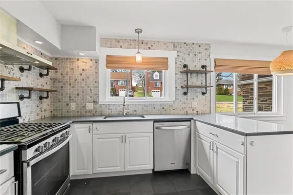 $260,000 | 1110 10th Street, Irwin, PA 15642