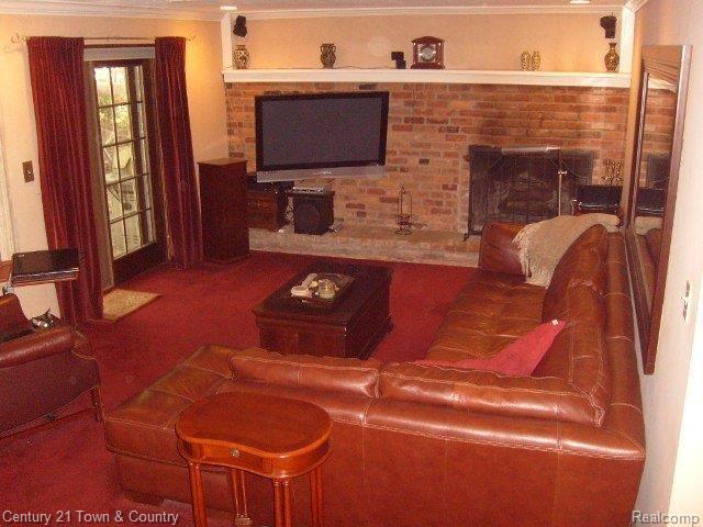 7029 Springridge Road West Bloomfield, MI 48322 - Photo 9 of 25 Lrg FR in Walkout Lower Level
