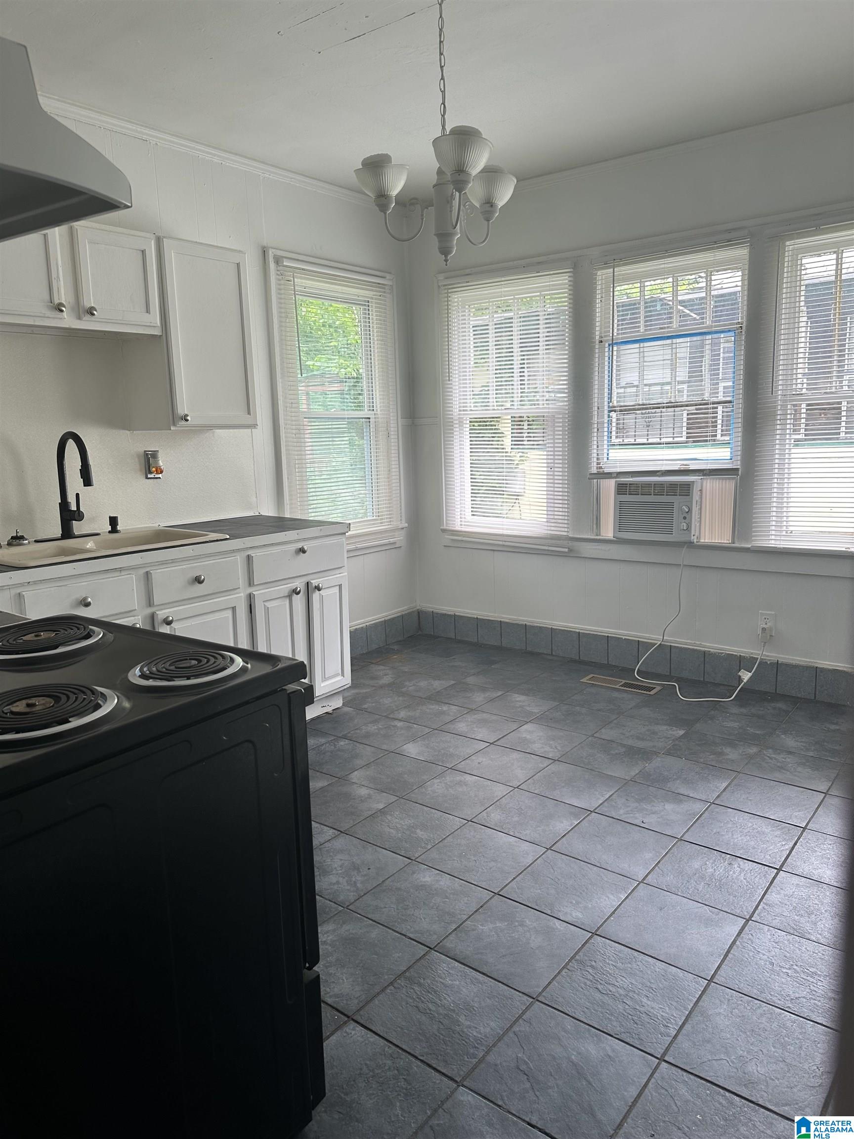 529 Fulton Avenue Southwest Birmingham, AL 35211 - Photo 15 of 17