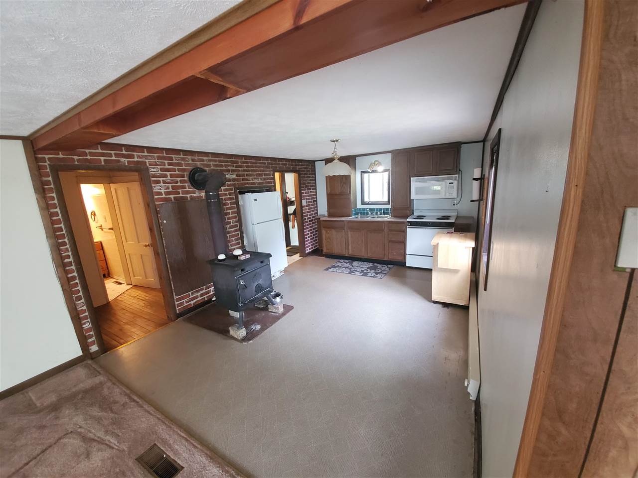 1046 Adams Road Frankfort, MI 49635 - Photo 9 of 53 1887930-8.JPG