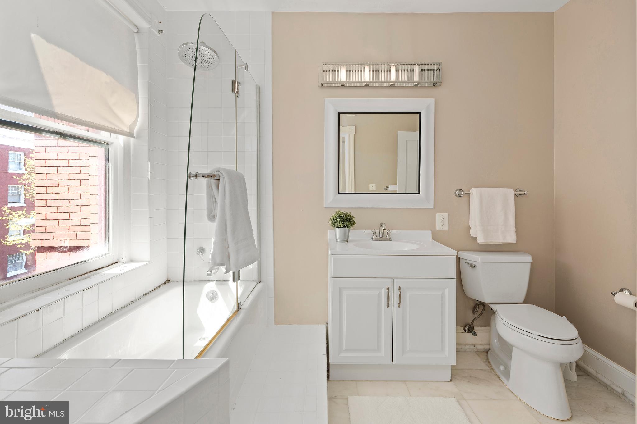 1431 R Street Northwest Washington, DC 20009 - Photo 13 of 37