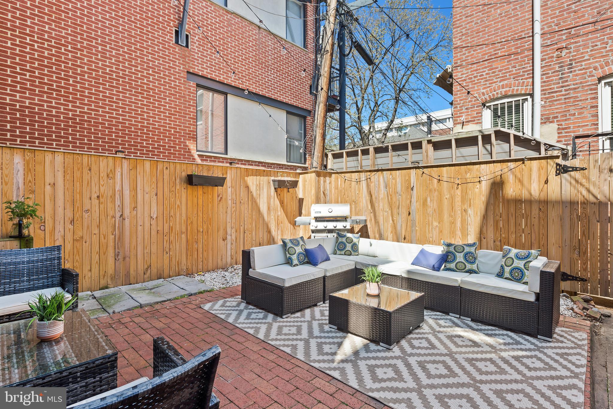 1431 R Street Northwest Washington, DC 20009 - Photo 26 of 37